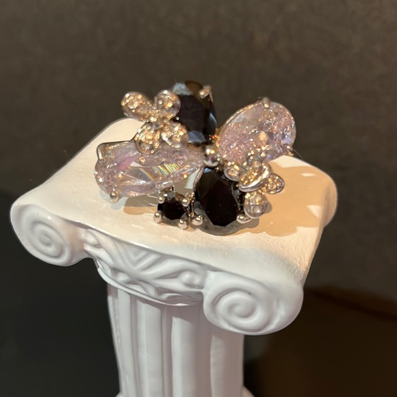 NEW Floral Stone Ring - Picture 2 of 6